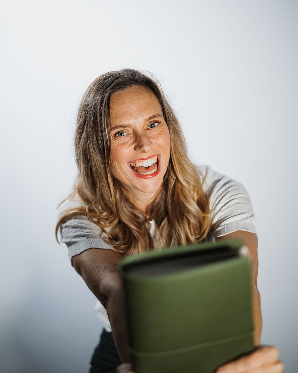 Stop using ChatGPT wrong: the interview method for AI content that actually sounds like you